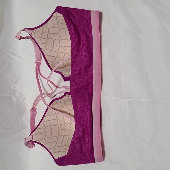 Victoria's Secret racerback semi demi 32c - Picture 2 of 3